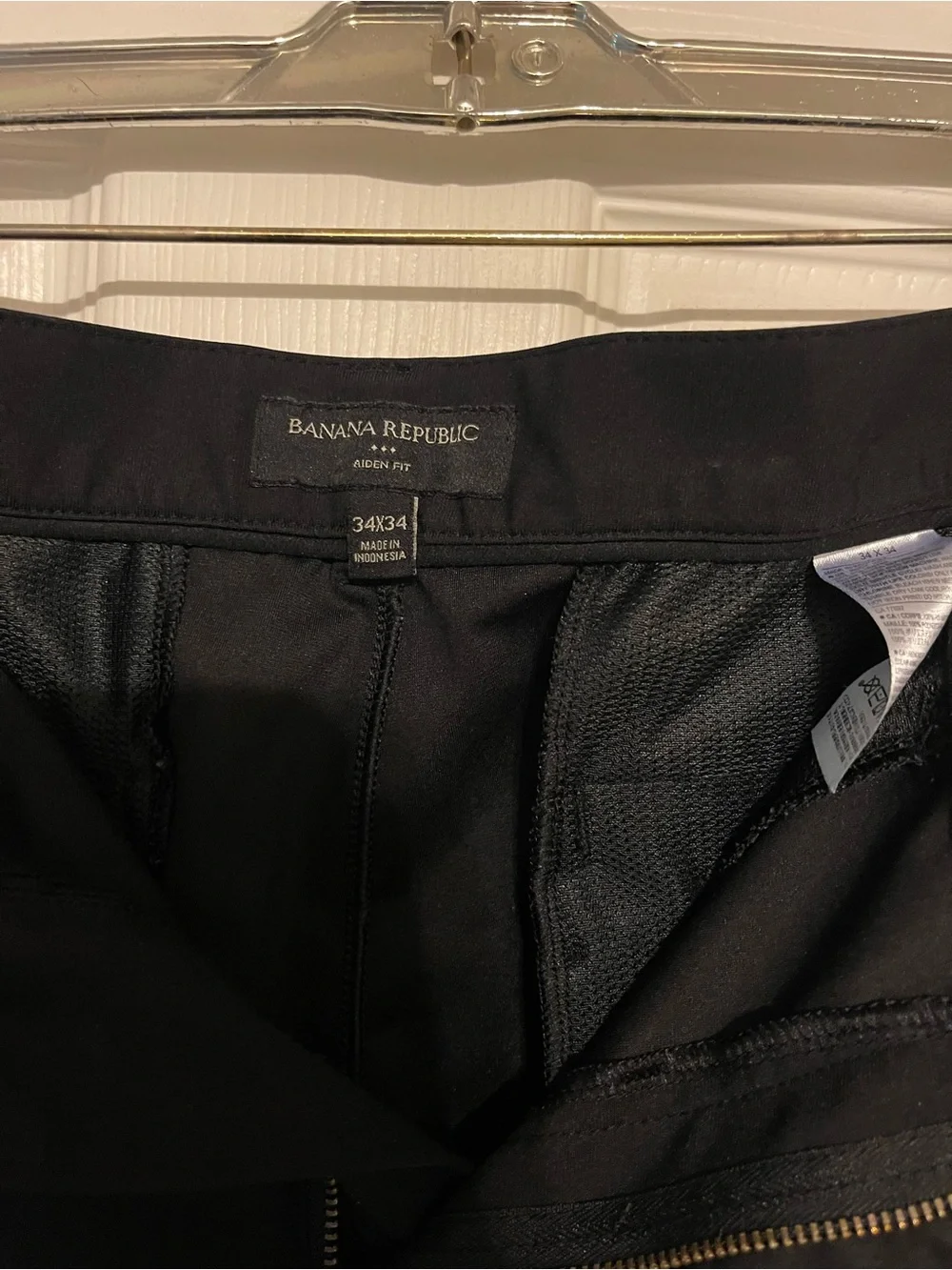 Banana Republic Aiden Fit Casual Dress Pants in Black - Slim Tailored Look